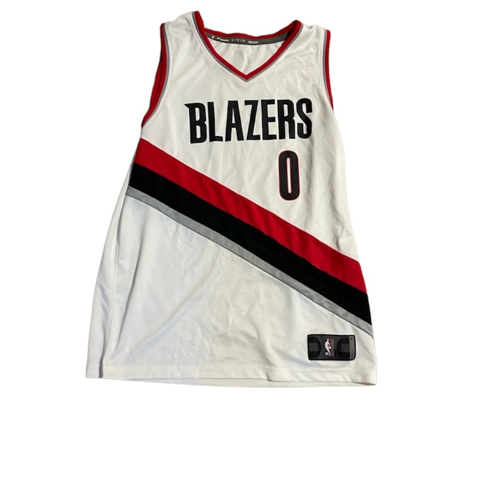 Mens medium blazers jersey